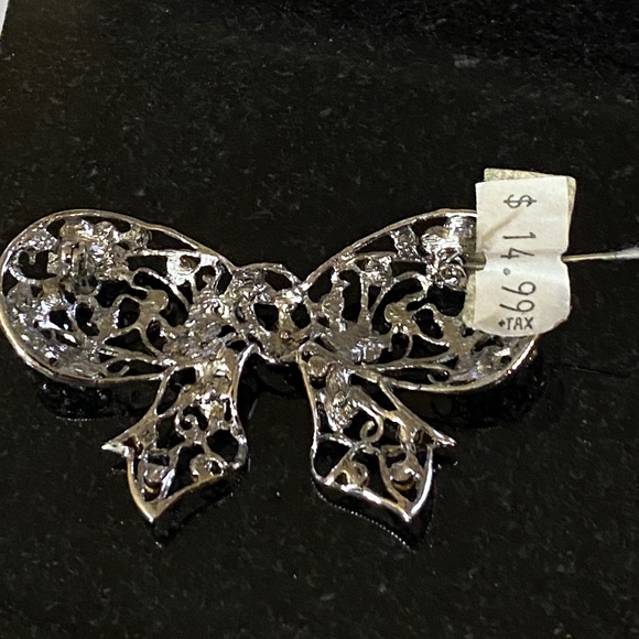 Vintage Style Bow Brooch - Picture 6 of 7